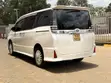 Toyota Voxy 2018 Nyeupe - 4