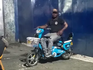 Sunra Scooter ya Umeme 2020 Bluu