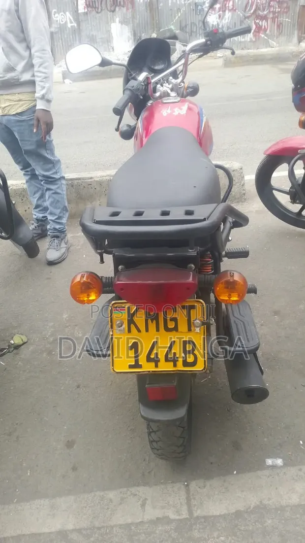 Bajaj Boxer 125 2025 Red - 1