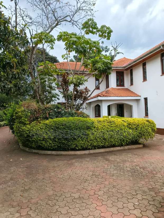 5 Bedroom Mansion for Rent in Livingston, Riverside Drive - 1