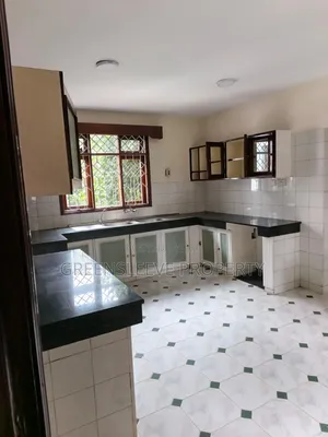 5 Bedroom Mansion for Rent in Livingston, Riverside Drive