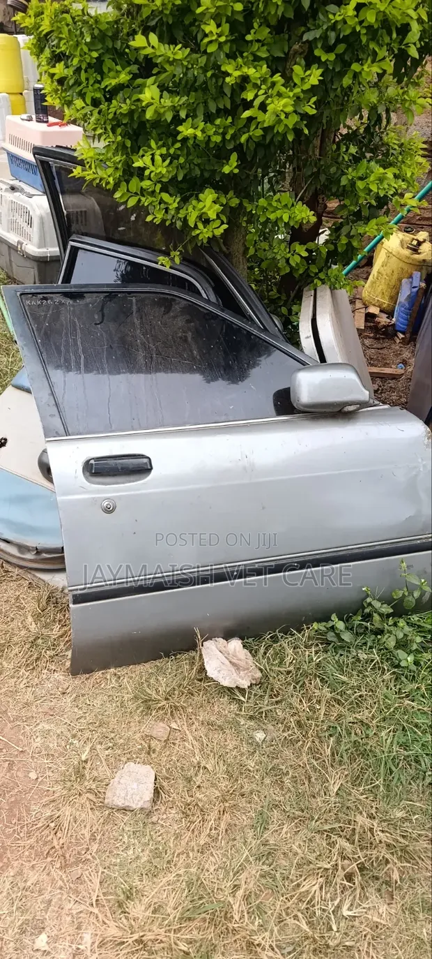 1987 Toyota Carina AT170 Doors & Parts - 1