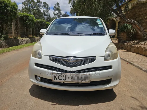 Toyota Ractis 1.5 FWD 2009 White - 1