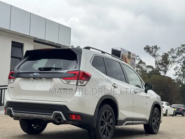 Subaru Forester 2021 White - 1