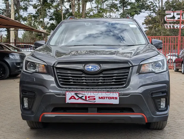 Subaru Forester Premium AWD 2019 Gray - 1