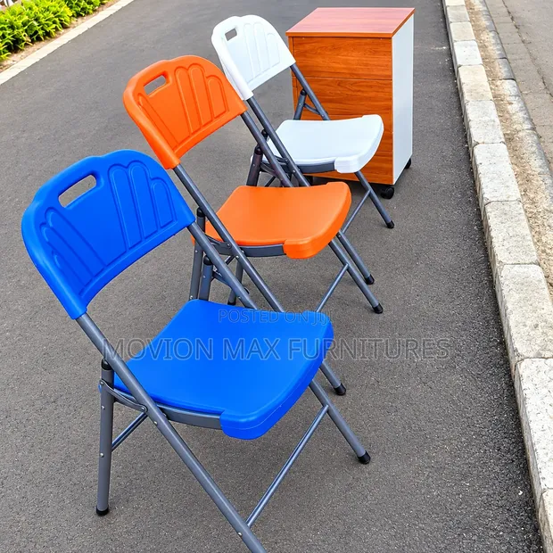 White Plastic Folding Chairs - Event & Conference - 1