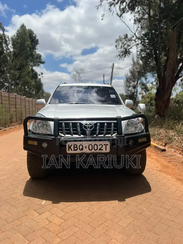 Toyota Land Cruiser Prado 2005 Silver - 1