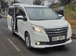 Toyota Noah 2014 Nyeupe - 2