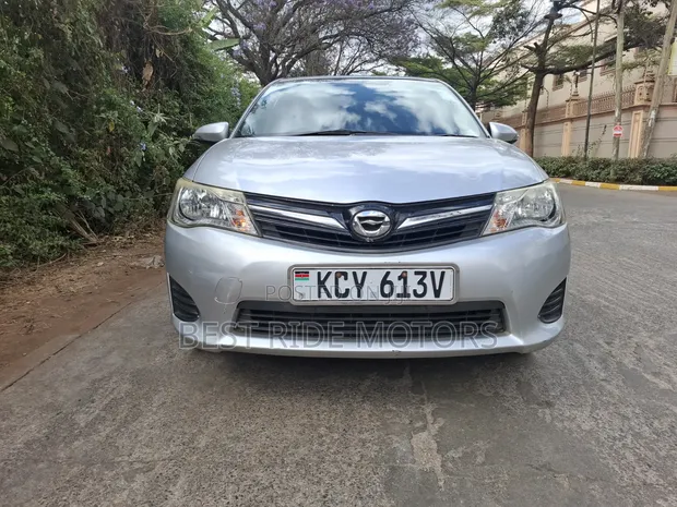 Toyota Corolla Fielder 1.5 Petrol FWD 2013 Silver - 1