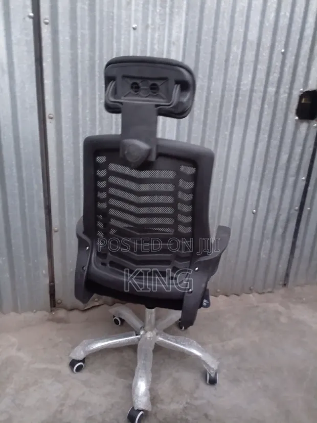Boss Office Products Kiti cha Ofisi cha Backbone chenye Headrest - 1