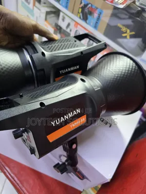 YUANMAN YM600-SS Professional Studio Light with Stand