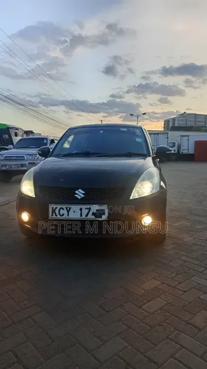 Suzuki Swift 2012 Nyeusi