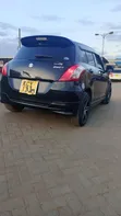 Suzuki Swift 2012 Nyeusi - 3