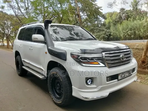 Toyota Land Cruiser V8 2008 White - 1