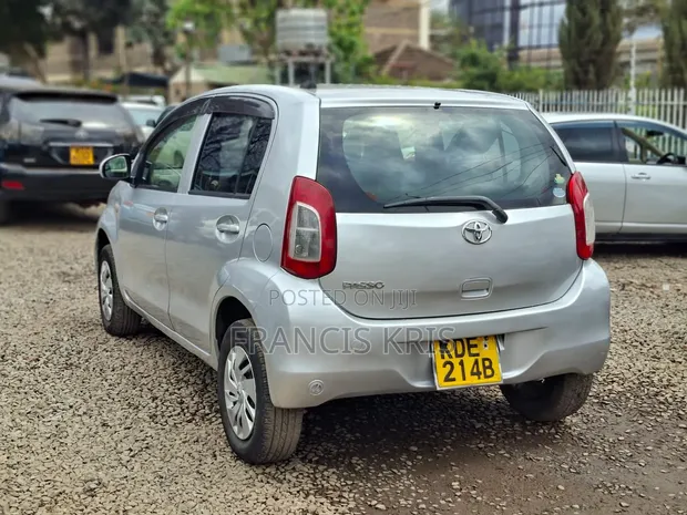 Toyota Passo 2014 Silver - 1