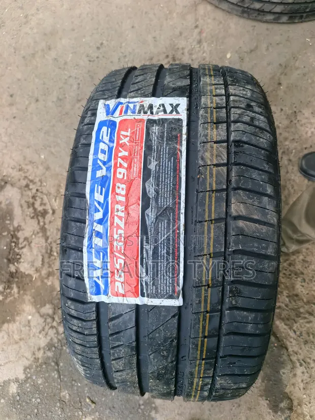Vinmax 265/35ZR18 Ultra-High-Performance Tyres - 1