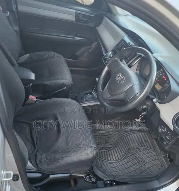 Toyota Axio 2014 Silver - 1