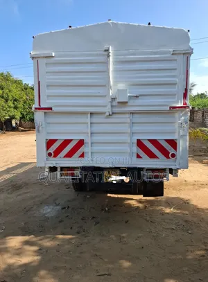 Mitsubishi FH 2017 White Dump Truck