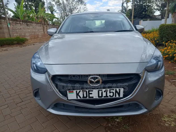 Mazda Demio 2015 Silver - 1