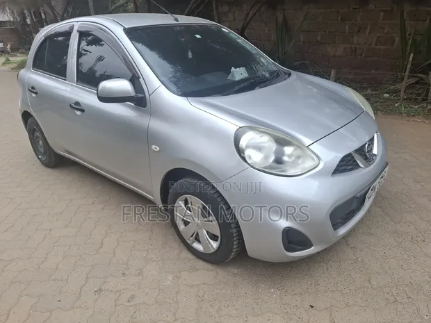 Nissan March 2016 Silver - 1