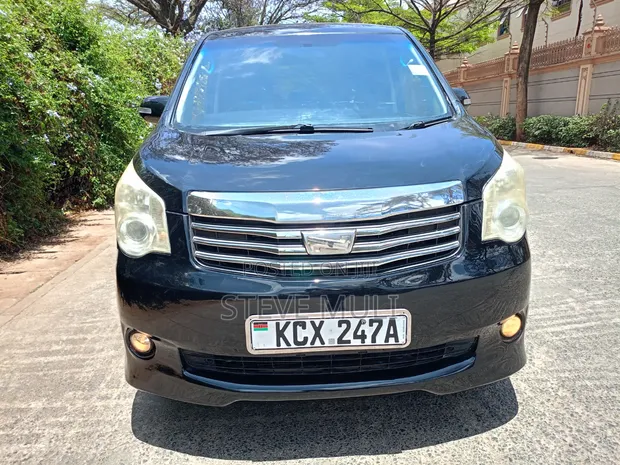 Toyota Noah 2.0 158hp AWD (8 Seater) 2013 Matt Black - 1