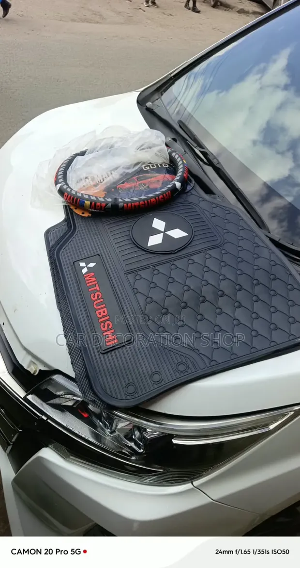 Diamond Pattern Mitsubishi Floor Mats & Steering Wheel Cover Set - 1