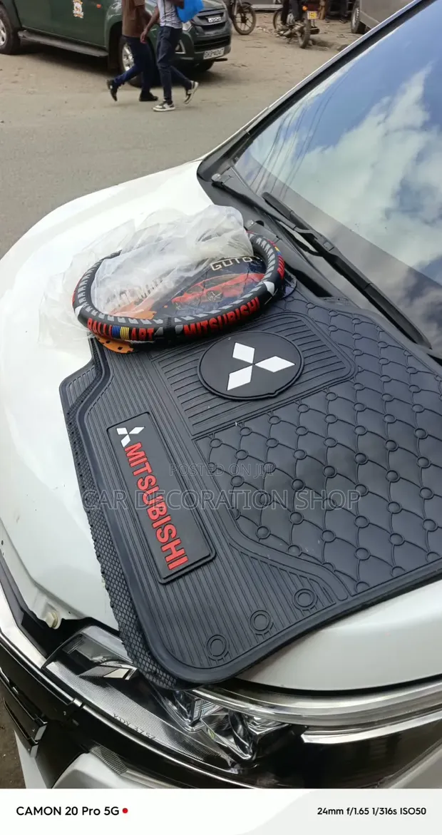 Mitsubishi 5pc Floor Mat Set with Steering Wheel Cover - 1