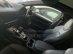 Porsche Cayenne S AWD 2019 - Pearl