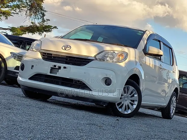 Toyota Passo 2019 White - 1