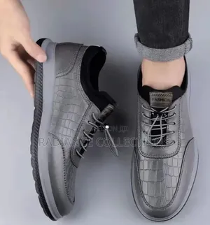 Viatu vya Mtindo vya Wanaume (Sneakers)