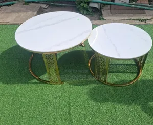Meza za Kahawa Nyeupe za Faux Marble Zinazopishana na Msingi wa Dhahabu