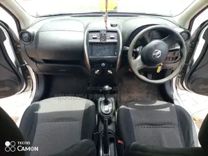 Nissan March 2015 Nyeupe