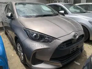 Toyota Yaris L Hatchback 5dr 2018 Ivory