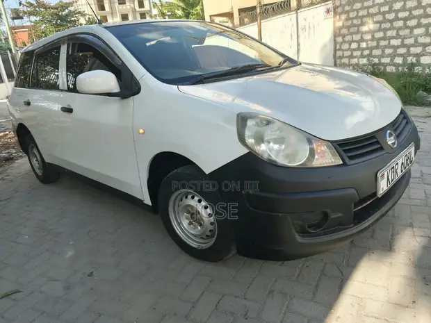 Nissan Advan 2017 White - 1