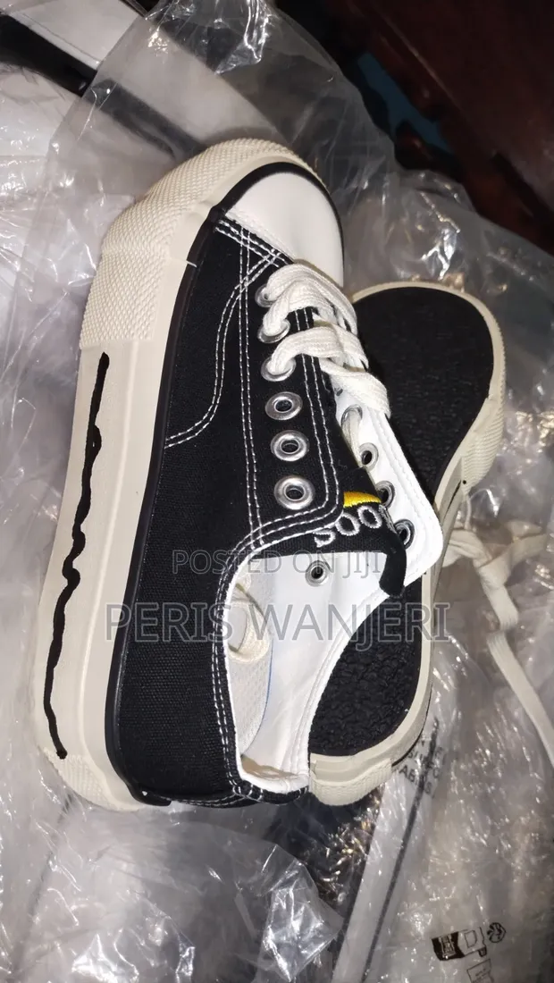 Comfy Unisex Sneakers - Black - 1