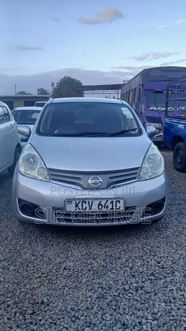 Nissan Note 2012 Silver - 1