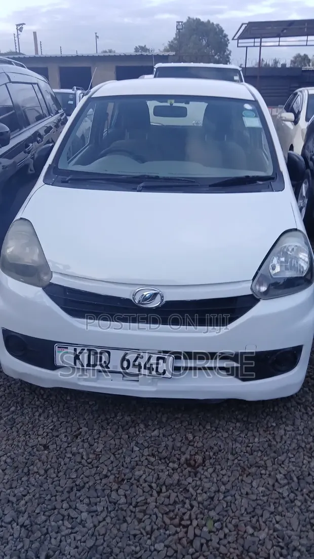 Daihatsu Mira 2017 White - 1