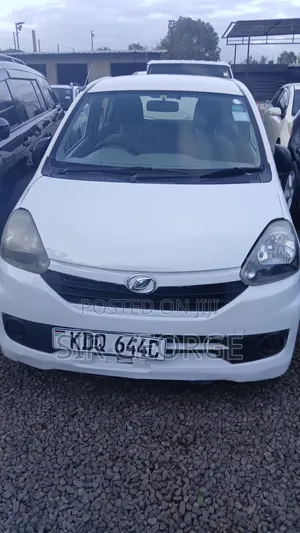 Daihatsu Mira 2017 Nyeupe