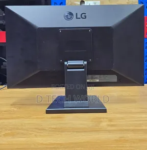 LG 24 Inch Monitor yenye Type-C