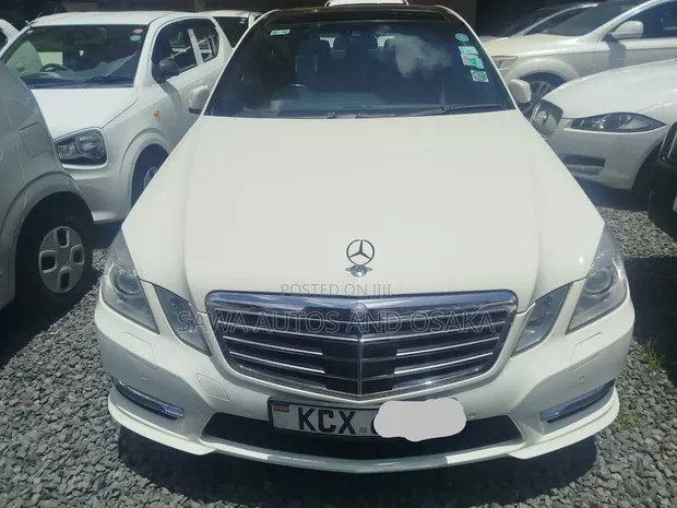 Mercedes-Benz E350 2012 Silver - 1