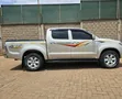 Toyota Hilux Double Cab 2011 Nyeusi - 3