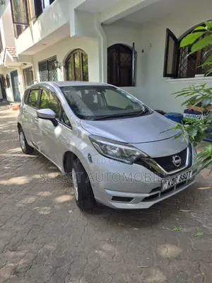 Nissan Note 2017 Nyeusi