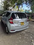 Nissan Note 2017 Nyeusi - 2