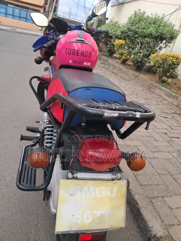TVS HLX 125 2025 Red - 1