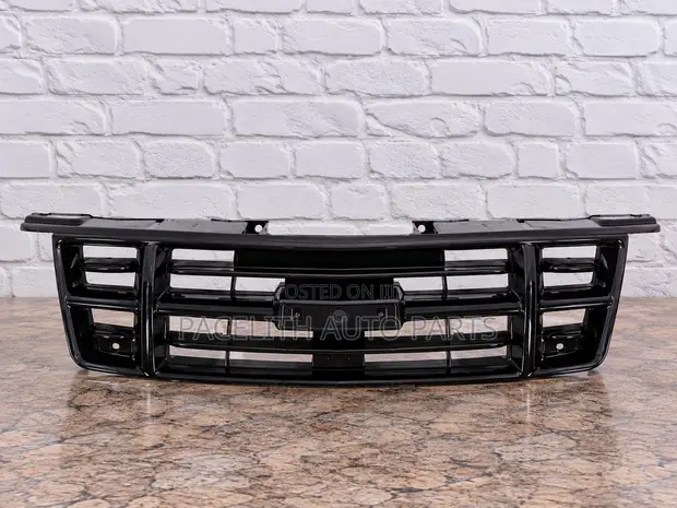 Grille ya Isuzu D-Max 2007-2011 Nyeusi - 1