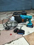 High Pressure Makita Cordless Pressure Washer (88V, 2 Batteries) - 1