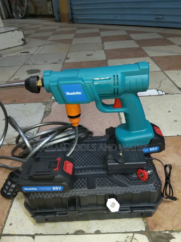 Agri-Farming Cordless Sprayer 88V with 2 Batteries and Hose - 1