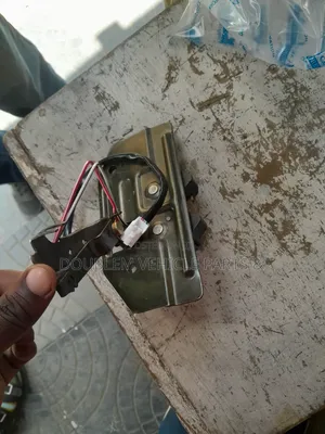 Toyota HiAce Boot Lock / Tailgate Latch (Mpya Kabisa)