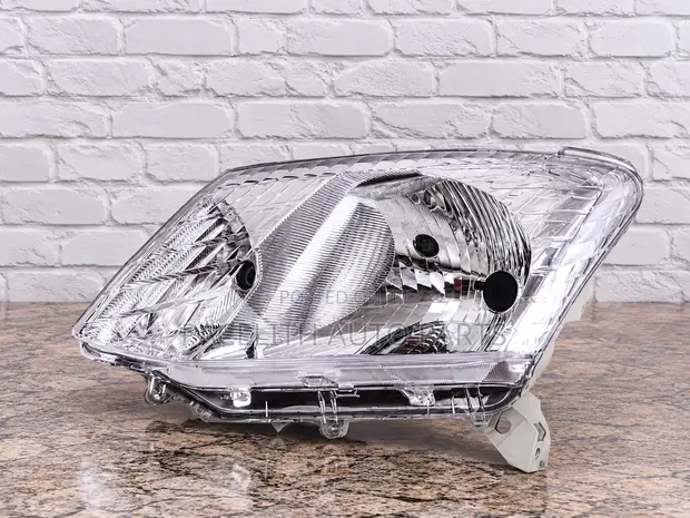 Isuzu D-Max Headlight (2013-2015) - 1