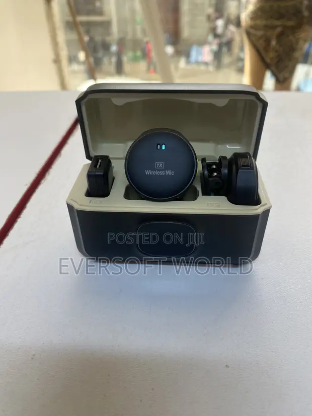 Q8 Dual Wireless Lavalier Microphone - 1